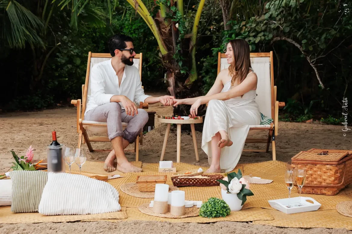 Beach Lounge & Brunch Picnic at the Beach in Puerto Viejo (Costa Rica)